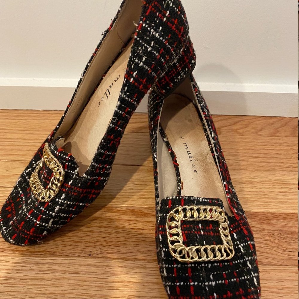 Bettye Muller women fabric shoes, bulck heel 8.5